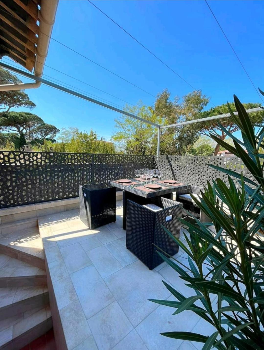 Studio Climatise, Terrasse, Parking Prive, 50M De La Plage Saint-Tropez Exterior foto
