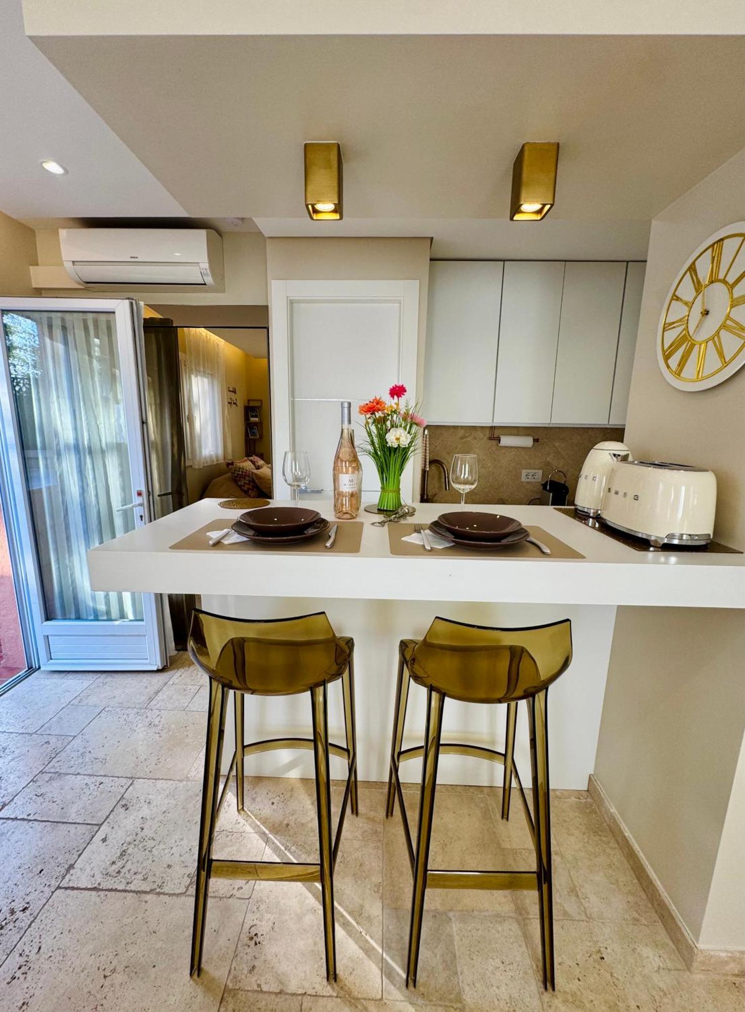 Studio Climatise, Terrasse, Parking Prive, 50M De La Plage Saint-Tropez Exterior foto